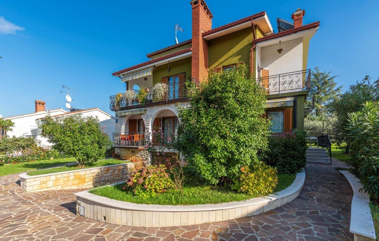 Apartment Complex Silvana Poreč Kültér fotó