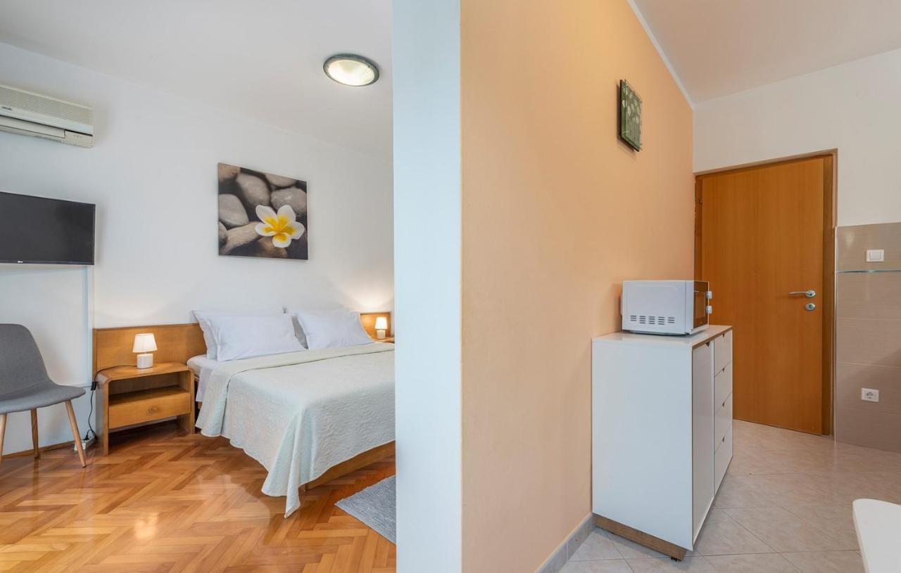 Apartment Complex Silvana Poreč Kültér fotó